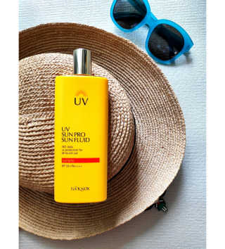 네이처컬렉션 이자녹스 UV 선 프로 365 익스트림 선 플루이드 100ml — 5점을 준 리뷰어가 2020년 5월 올린 사용 사진