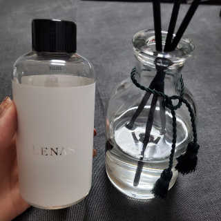 레나스 프리미엄 아로마 디퓨저 200ml  [1SET] — 4점을 준 리뷰어가 2020년 7월 올린 사용 사진