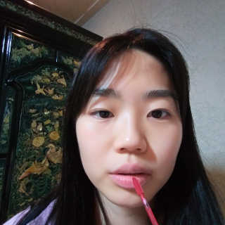 [블랙루즈] 크림 마뜨 루즈 시즌1 택1+랜덤1 — 4점을 준 리뷰어가 2020년 4월 올린 사용 사진
