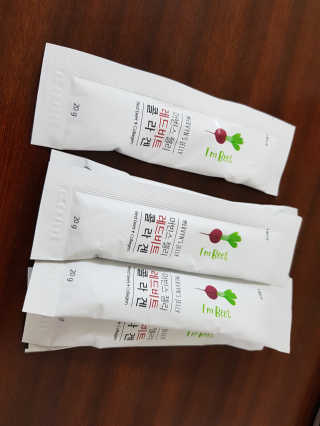 유유네이처 머빈스 젤리 레드비트 콜라겐 — 4점을 준 리뷰어가 2020년 5월 올린 사용 사진