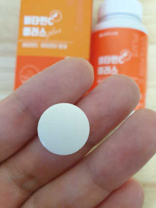 서울약사신협_비타민C플러스_1,200mg x 60정 — 5점을 준 리뷰어가 2020년 11월 올린 사용 사진
