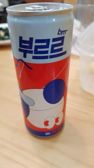 [칼로리 걱정 NO 제로칼로리 탄산음료]  부담없이 즐기는 부르르Brrr~~ 제로 콜라 — 5점을 준 리뷰어가 2020년 12월 올린 사용 사진