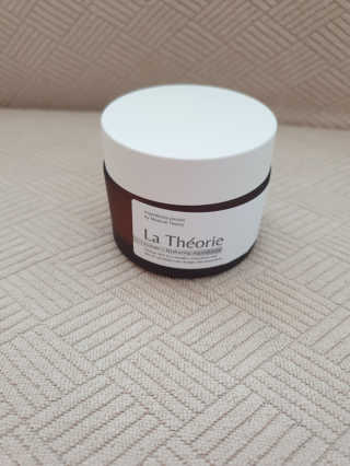 La Theorie Hydrating Ingredients | 하이드레이팅 인그레이디언츠 — 5점을 준 리뷰어가 2020년 5월 올린 사용 사진