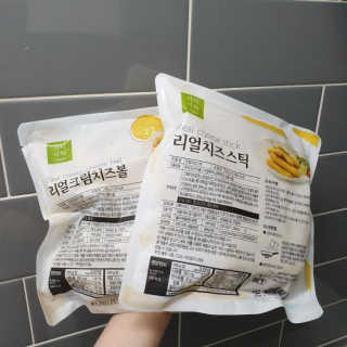 가치식탁 리얼치즈스틱, 리얼크림치즈볼 — 5점을 준 리뷰어가 2020년 8월 올린 사용 사진