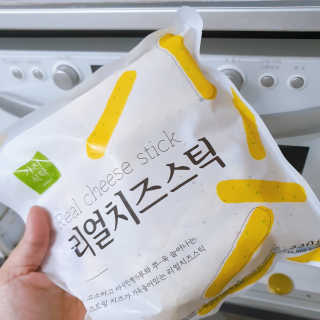 가치식탁 리얼치즈스틱, 리얼크림치즈볼 — 5점을 준 리뷰어가 2020년 8월 올린 사용 사진