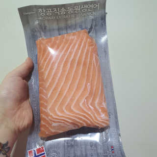 동원산업 항공직송 동원생연어_400g — 5점을 준 리뷰어가 2020년 4월 올린 사용 사진