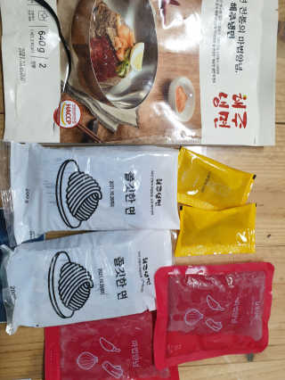 [해주냉면] 신천맛집 매운 비빔냉면 2인분 + 무절임 — 2점을 준 리뷰어가 2020년 5월 올린 사용 사진