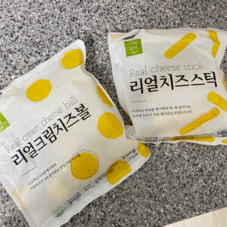 가치식탁 리얼치즈스틱, 리얼크림치즈볼 — 5점을 준 리뷰어가 2020년 10월 올린 사용 사진