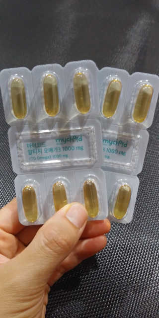 JW중외제약 마이코드 알티지 오메가3 1000 mg — 5점을 준 리뷰어가 2020년 7월 올린 사용 사진
