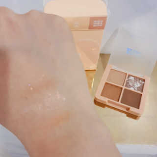 [블랙루즈] 크리스탈 하트 락 섀도우 4종 중 택1 — 5점을 준 리뷰어가 2020년 9월 올린 사용 사진