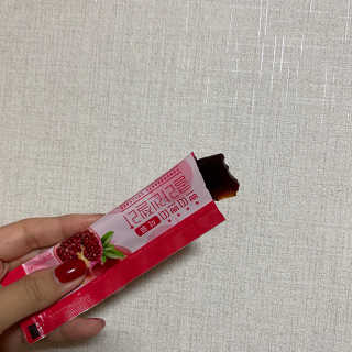 헬스업_쁘띠쁘띠석류콜라겐젤리_20g x 14포 — 5점을 준 리뷰어가 2020년 8월 올린 사용 사진