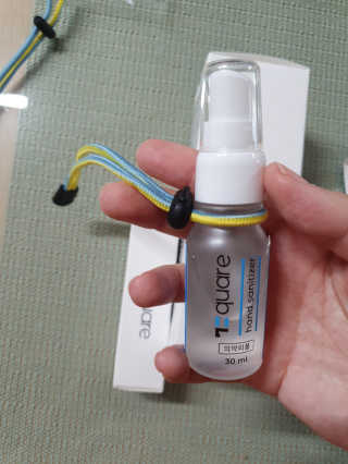 온가족 위생습관, 72스퀘어 손소독제 300ml+30mlx2 구성 — 4점을 준 리뷰어가 2020년 10월 올린 사용 사진