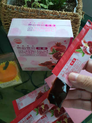헬스업_쁘띠쁘띠석류콜라겐젤리_20g x 14포 — 5점을 준 리뷰어가 2020년 10월 올린 사용 사진