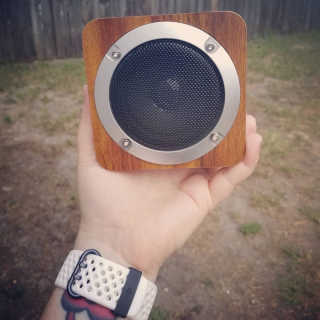 SEVIZ MINI10W 레트로 블루투스 스피커 — 2점을 준 리뷰어가 2020년 6월 올린 사용 사진