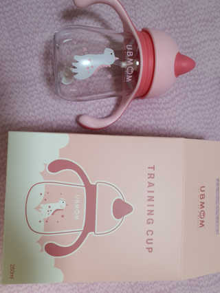 유비맘 트라이탄 코니빨대컵_컬러 랜덤 발송 — 5점을 준 리뷰어가 2020년 4월 올린 사용 사진
