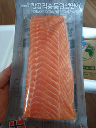 동원산업 항공직송 동원생연어_400g — 5점을 준 리뷰어가 2020년 5월 올린 사용 사진
