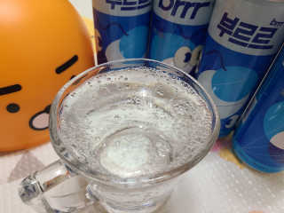 [칼로리 걱정 NO 제로칼로리 탄산음료]  부담없이 즐기는 부르르Brrr~~ 제로 사이다 — 5점을 준 리뷰어가 2020년 12월 올린 사용 사진