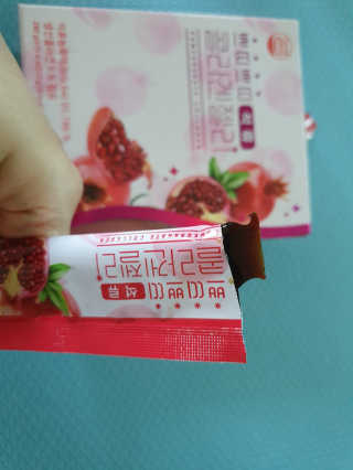헬스업_쁘띠쁘띠석류콜라겐젤리_20g x 14포 — 5점을 준 리뷰어가 2020년 8월 올린 사용 사진