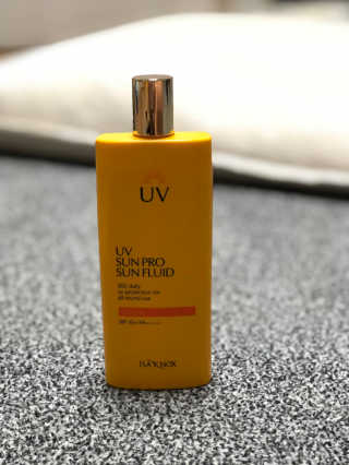 네이처컬렉션 이자녹스 UV 선 프로 365 익스트림 선 플루이드 100ml — 4.5점을 준 리뷰어가 2020년 5월 올린 사용 사진