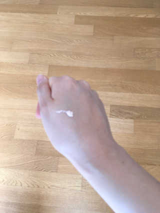 [룰루앤코] 블루톡 톤업 광채 크림 — 3.5점을 준 리뷰어가 2020년 4월 올린 사용 사진