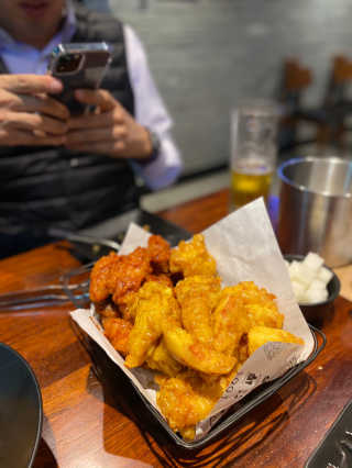 [교촌치킨 영등포역점] 치킨 메뉴 중 택1 — 5점을 준 리뷰어가 2020년 11월 올린 사용 사진