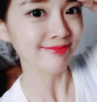 셀프코딩 코드 레드 소프트 립스틱 — 5점을 준 리뷰어가 2020년 8월 올린 사용 사진