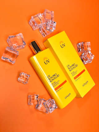 네이처컬렉션 이자녹스 UV 선 프로 365 익스트림 선 플루이드 100ml — 3점을 준 리뷰어가 2020년 5월 올린 사용 사진