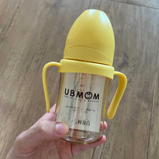유비맘 샘방지 PPSU 빨대컵_컬러 랜덤 발송 — 5점을 준 리뷰어가 2020년 6월 올린 사용 사진