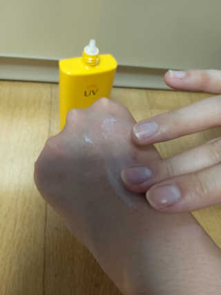 네이처컬렉션 이자녹스 UV 선 프로 365 익스트림 선 플루이드 100ml — 5점을 준 리뷰어가 2020년 5월 올린 사용 사진