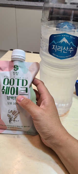 [꾸콤] 참참 OOTD쉐이크 담백한 일주일세트 50g x 5 — 5점을 준 리뷰어가 2020년 9월 올린 사용 사진
