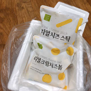 가치식탁 리얼치즈스틱, 리얼크림치즈볼 — 5점을 준 리뷰어가 2020년 10월 올린 사용 사진