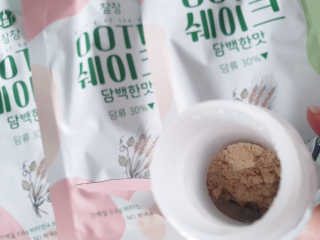 [꾸콤] 참참 OOTD쉐이크 담백한 일주일세트 50g x 5 — 5점을 준 리뷰어가 2020년 10월 올린 사용 사진
