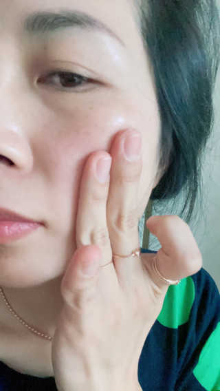 어글리프루프 세럼 스탑디어글리 딥 컨템플레이션 30ml — 5점을 준 리뷰어가 2020년 11월 올린 사용 사진
