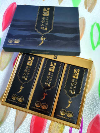 헬스업_천명진프리미엄홍삼스틱_10ml x 30포 — 5점을 준 리뷰어가 2020년 10월 올린 사용 사진