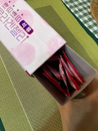 헬스업_쁘띠쁘띠석류콜라겐젤리_20g x 14포 — 3.5점을 준 리뷰어가 2020년 9월 올린 사용 사진