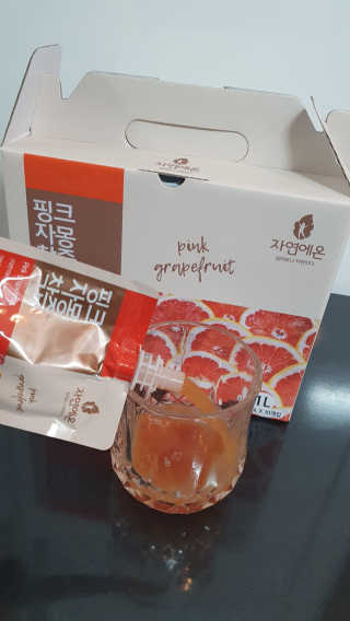 자연에온 핑크 자몽 착즙 100mL 10개입 2BOX — 5점을 준 리뷰어가 2020년 11월 올린 사용 사진