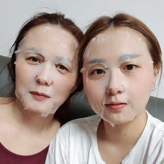 리더스코스메틱 리더스 메디유 아미노 모이스처 마스크 — 5점을 준 리뷰어가 2020년 5월 올린 사용 사진