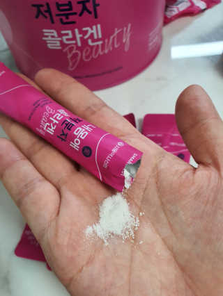 서울약사신협_내몸애뷰티 저분자콜라겐_2.5g 100포 — 4.5점을 준 리뷰어가 2020년 6월 올린 사용 사진