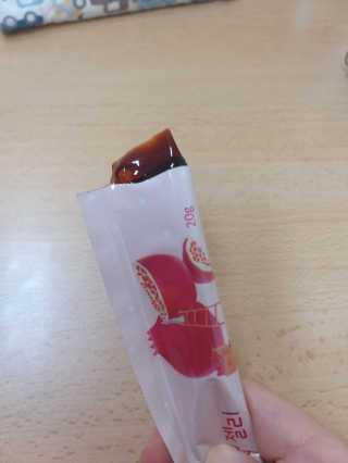 365더건강 에버뷰티 석류콜라겐 젤리 — 5점을 준 리뷰어가 2020년 8월 올린 사용 사진