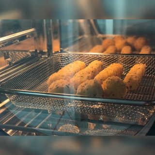 가치식탁 리얼치즈스틱, 리얼크림치즈볼 — 5점을 준 리뷰어가 2020년 8월 올린 사용 사진