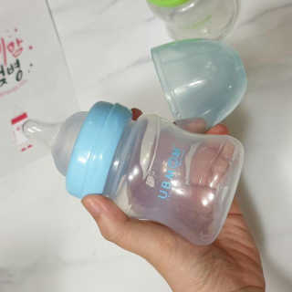 유비맘 신생아젖병 120ml 트리플팩_ 젖꼭지 포함 — 5점을 준 리뷰어가 2020년 6월 올린 사용 사진