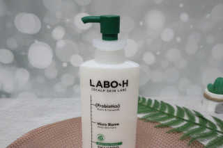 라보에이치 프로바이오틱스 탈모증상완화 샴푸 — 5점을 준 리뷰어가 2020년 11월 올린 사용 사진