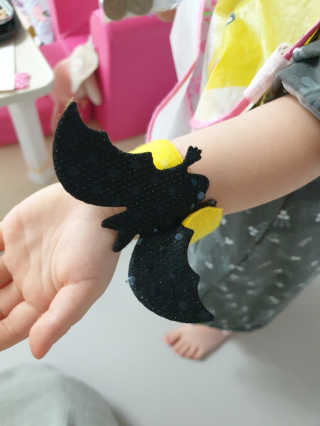 유비맘 젖병 빨대컵 다용도 홀더 1+1 _ 컬러 랜덤 발송 — 4점을 준 리뷰어가 2020년 10월 올린 사용 사진