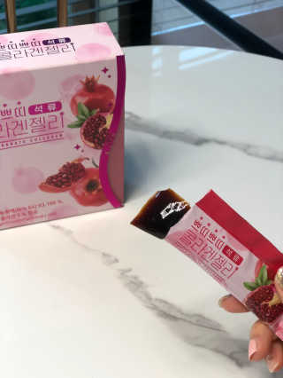 헬스업_쁘띠쁘띠석류콜라겐젤리_20g x 14포 — 5점을 준 리뷰어가 2020년 8월 올린 사용 사진