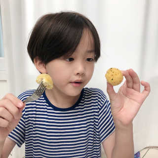 가치식탁 리얼치즈스틱, 리얼크림치즈볼 — 5점을 준 리뷰어가 2020년 8월 올린 사용 사진