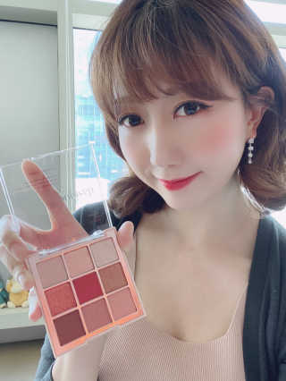 데이지크 SS컬렉션 로즈페탈 섀도우 팔레트 — 5점을 준 리뷰어가 2020년 4월 올린 사용 사진