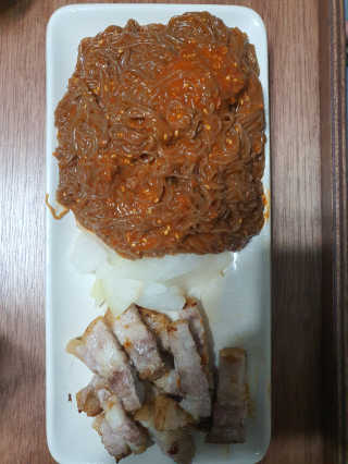 [해주냉면] 신천맛집 매운 비빔냉면 2인분 + 무절임 — 5점을 준 리뷰어가 2020년 5월 올린 사용 사진
