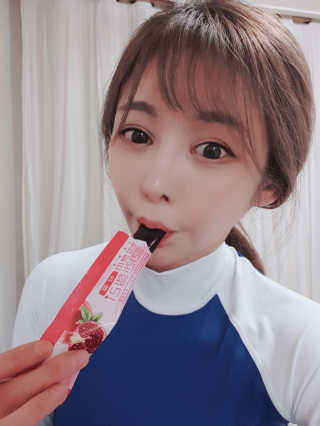 헬스업_쁘띠쁘띠석류콜라겐젤리_20g x 14포 — 5점을 준 리뷰어가 2020년 8월 올린 사용 사진