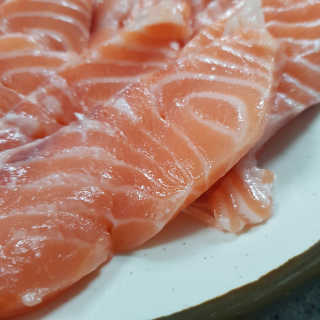 동원산업 항공직송 동원생연어_400g — 5점을 준 리뷰어가 2020년 4월 올린 사용 사진