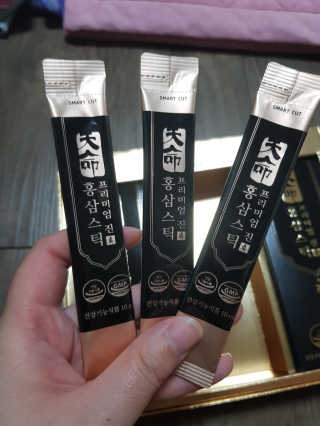 헬스업_천명진프리미엄홍삼스틱_10ml x 30포 — 5점을 준 리뷰어가 2020년 7월 올린 사용 사진